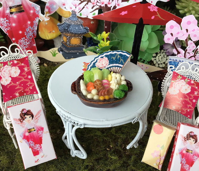 iaada visits japan, amazing miniature japanese sukiyaki hot pot dish, blue fan