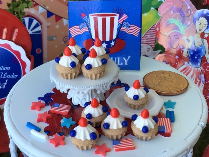 patriotic cupcakes, red, white and blue cupcakes