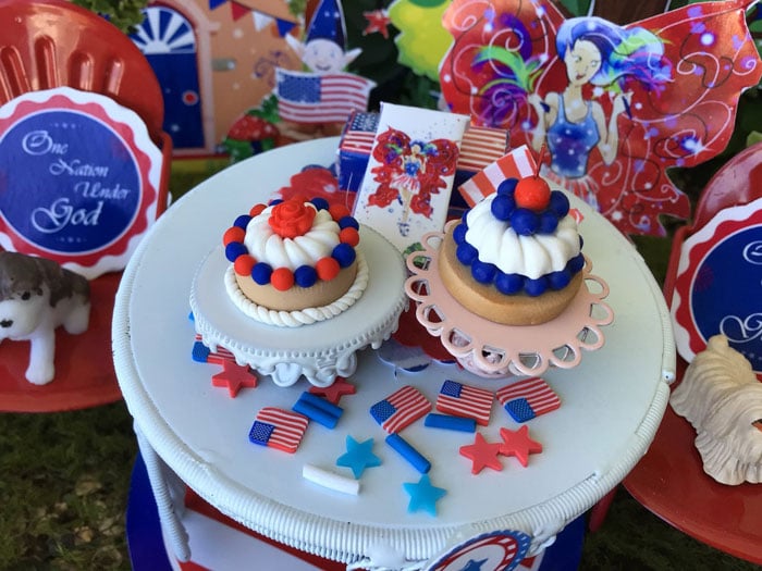 patriotic miniature cake